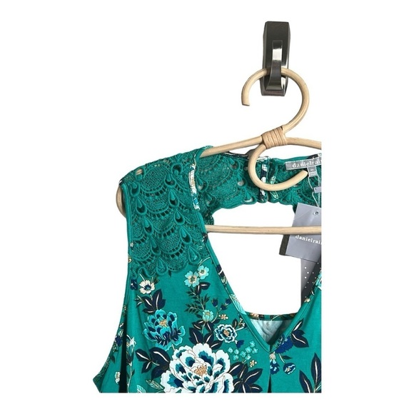 Daniel Rainn Sleeveless Fantine Crochet lace green floral cutout Top NEW Size 2X - Picture 4 of 15